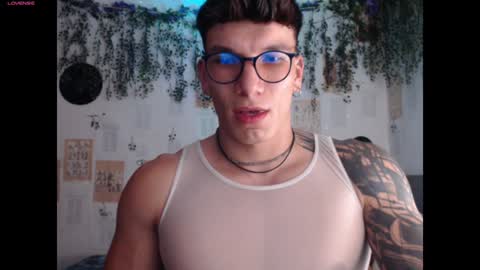 Snapshot of thomas_fuckboy chatting on 01-18-25, 07:38 Thomas Grey online show from 01-18-25, 07:38