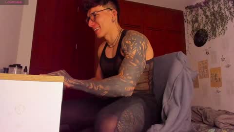 Snapshot of thomas_fuckboy chatting on 01-30-25, 04:37 Thomas Grey online show from 01-30-25, 04:37