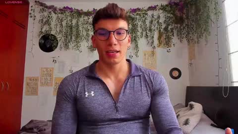 Snapshot of thomas_fuckboy chatting on 02-07-25, 08:20 Thomas Grey online show from 02-07-25, 08:20