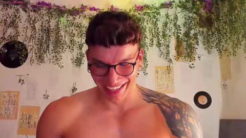 Snapshot of thomas_fuckboy chatting on 02-13-25, 01:08 Thomas Grey online show from 02-13-25, 01:08