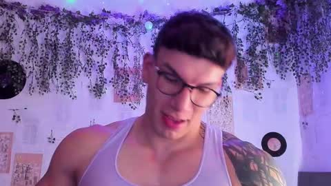 Snapshot of thomas_fuckboy chatting on 02-15-25, 03:09 Thomas Grey online show from 02-15-25, 03:09