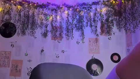 Snapshot of thomas_fuckboy chatting on 02-15-25, 06:12 Thomas Grey online show from 02-15-25, 06:12