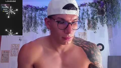 Snapshot of thomas_fuckboy chatting on 02-26-25, 03:41 Thomas Grey online show from 02-26-25, 03:41