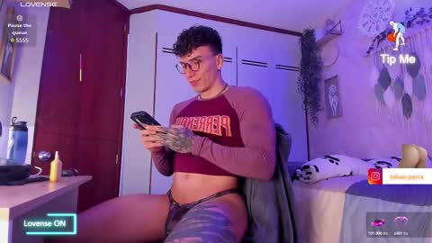 Snapshot of thomas_fuckboy chatting on 09-28-25, 03:01 Thomas Grey online show from 09-28-25, 03:01