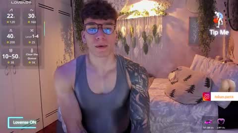 Snapshot of thomas_fuckboy chatting on 11-30-25, 03:43 Thomas Grey online show from 11-30-25, 03:43