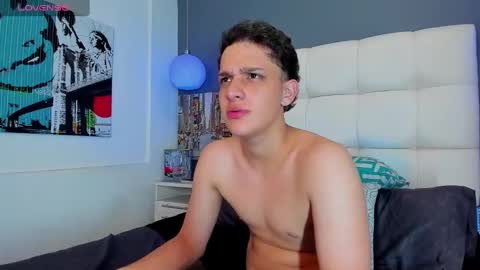 ---Thomas--- online show from 01-12-25, 07:53