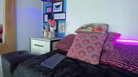 ---Thomas--- online show from 01-17-25, 08:24