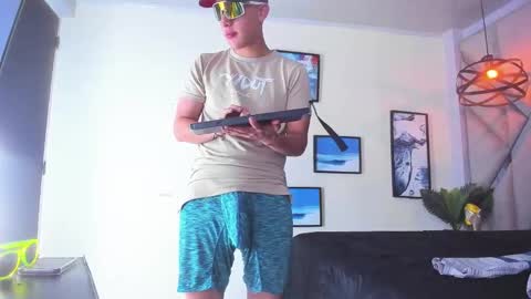 ---Thomas--- online show from 02-19-25, 10:23