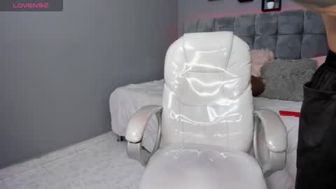 Thomas online show from 09-20-25, 01:12