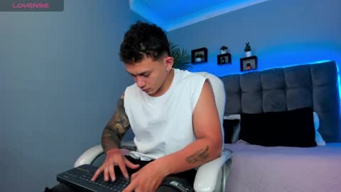 Thomas online show from 04-24-26, 01:57