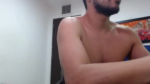 Snapshot of thomas_neuman chatting on 01-28-25, 08:15 Thomas online show from 01-28-25, 08:15