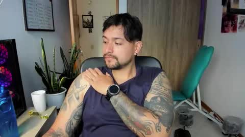 Snapshot of thomas_rol chatting on 12-04-25, 04:48 Thomas online show from 12-04-25, 04:48