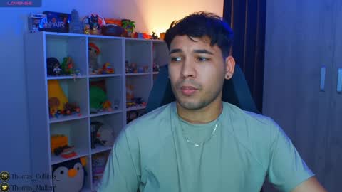 Snapshot of thomascollins__ chatting on 02-05-25, 07:29 Thomas online show from 02-05-25, 07:29