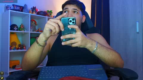 Snapshot of thomascollins__ chatting on 02-07-25, 08:22 Thomas online show from 02-07-25, 08:22