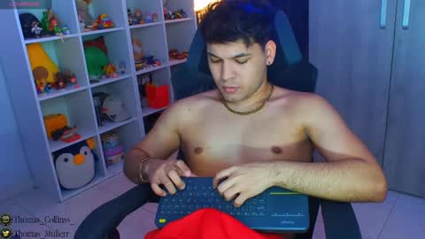 Snapshot of thomascollins__ chatting on 02-11-25, 08:37 Thomas online show from 02-11-25, 08:37