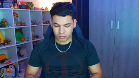 Snapshot of thomascollins__ chatting on 02-24-25, 07:33 Thomas online show from 02-24-25, 07:33
