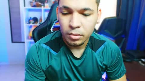 Snapshot of thomascollins__ chatting on 10-31-25, 06:14 Thomas online show from 10-31-25, 06:14