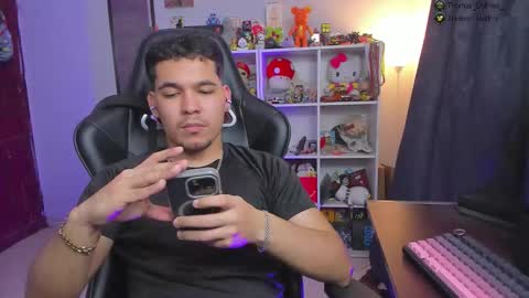 Snapshot of thomascollins__ chatting on 03-09-26, 07:23 Thomas online show from 03-09-26, 07:23