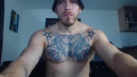 Snapshot of thomashoward31 chatting on 02-07-25, 02:04 Thomas online show from 02-07-25, 02:04