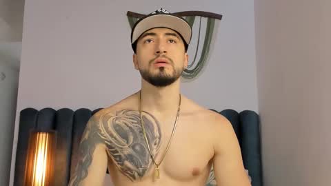 sweetfit boy online show from 10-28-25, 04:09