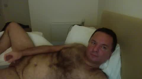Snapshot of thomaspol chatting on 10-28-25, 12:03 Tom online show from 10-28-25, 12:03