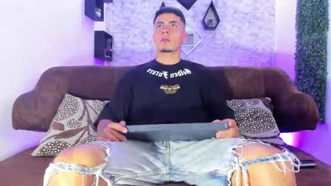 Snapshot of thomass_conor chatting on 10-29-25, 07:15 thomass_conor online show from 10-29-25, 07:15