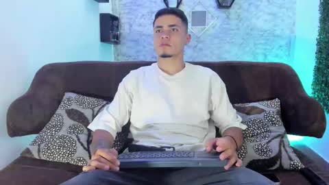 Snapshot of thomass_conor chatting on 11-18-25, 06:12 thomass_conor online show from 11-18-25, 06:12