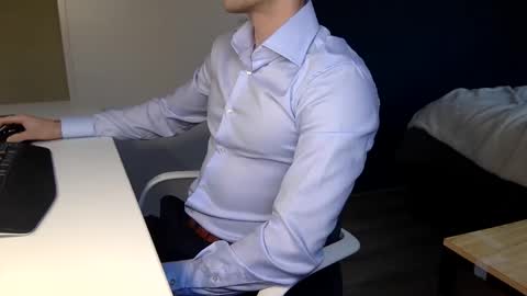 Snapshot of thomast21kl90 chatting on 11-09-25, 12:14 Thomas online show from 11-09-25, 12:14