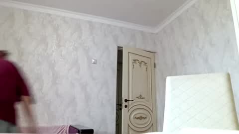 Snapshot of thomasvicknair chatting on 11-26-25, 11:11 Lina online show from 11-26-25, 11:11