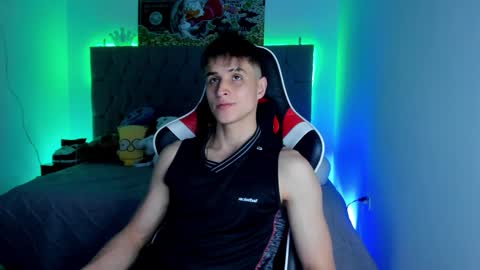 Snapshot of thomklein chatting on 01-09-25, 07:18 Thom Klein online show from 01-09-25, 07:18