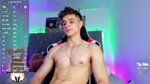 Snapshot of thomklein chatting on 01-23-25, 10:22 Thom Klein online show from 01-23-25, 10:22