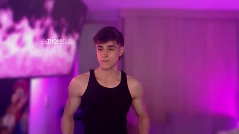 Snapshot of thomklein chatting on 09-22-25, 07:16 Thom Klein online show from 09-22-25, 07:16