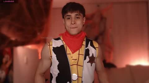 Snapshot of thomklein chatting on 10-30-25, 07:25 Thom Klein online show from 10-30-25, 07:25