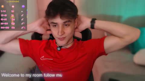 Snapshot of thomklein chatting on 11-11-25, 06:52 Thom Klein online show from 11-11-25, 06:52