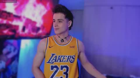 Snapshot of thomklein chatting on 11-21-25, 09:19 Thom Klein online show from 11-21-25, 09:19