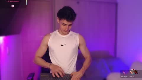 Snapshot of thomklein chatting on 12-01-25, 07:52 Thom Klein online show from 12-01-25, 07:52