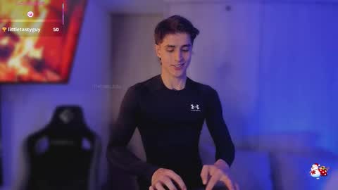 Snapshot of thomklein chatting on 12-02-25, 07:09 Thom Klein online show from 12-02-25, 07:09