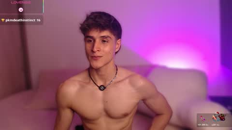 Snapshot of thomklein chatting on 12-13-25, 07:53 Thom Klein online show from 12-13-25, 07:53