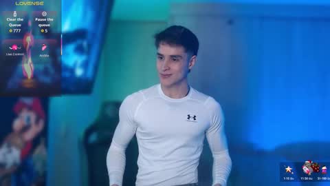 Snapshot of thomklein chatting on 01-17-26, 07:28 Thom Klein online show from 01-17-26, 07:28