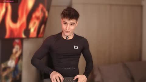 Snapshot of thomklein chatting on 02-23-26, 07:44 Thom Klein online show from 02-23-26, 07:44