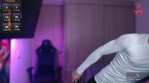 Snapshot of thomklein chatting on 02-24-26, 08:07 Thom Klein online show from 02-24-26, 08:07