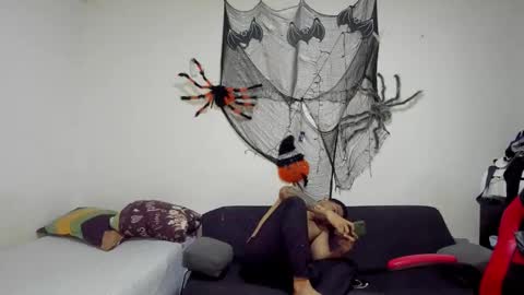 thomson_hot01 online show from 10-28-25, 05:22