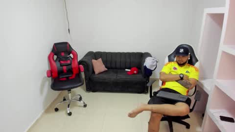 Snapshot of thomson_hot01 chatting on 02-20-26, 06:26 thomson_hot01 online show from 02-20-26, 06:26