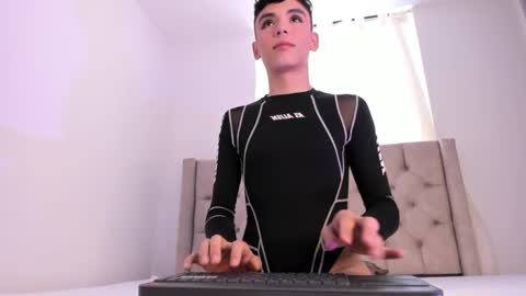 Snapshot of thomythompson chatting on 02-20-25, 02:24 Thomy T online show from 02-20-25, 02:24