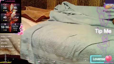 Snapshot of thongsandstockings chatting on 09-17-25, 11:17 Thongsandstocking online show from 09-17-25, 11:17