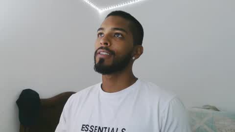 Snapshot of thonymaster chatting on 02-25-25, 03:52 thonyy online show from 02-25-25, 03:52