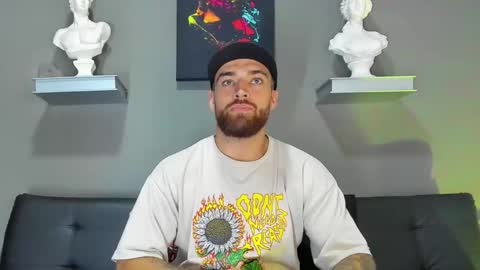 Snapshot of thor_evans chatting on 10-15-25, 12:33 thor_evans online show from 10-15-25, 12:33