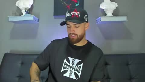 Snapshot of thor_evans chatting on 11-26-25, 12:33 thor_evans online show from 11-26-25, 12:33