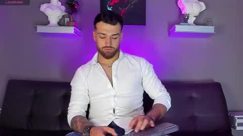 Snapshot of thor_evans chatting on 11-29-25, 11:30 thor_evans online show from 11-29-25, 11:30