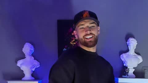 Snapshot of thor_evans chatting on 12-18-25, 01:11 thor_evans online show from 12-18-25, 01:11